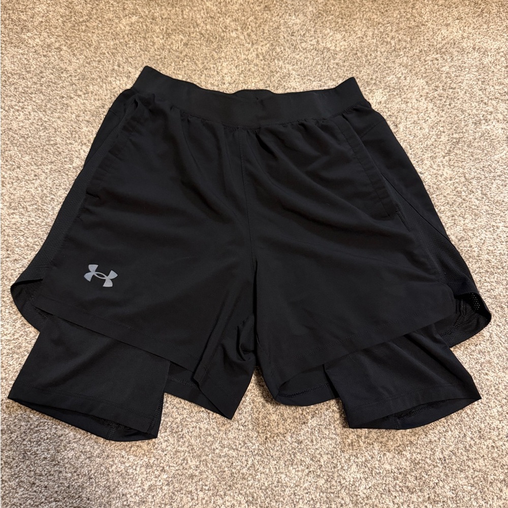 Size M Under Armour Black 2-in1 Shorts